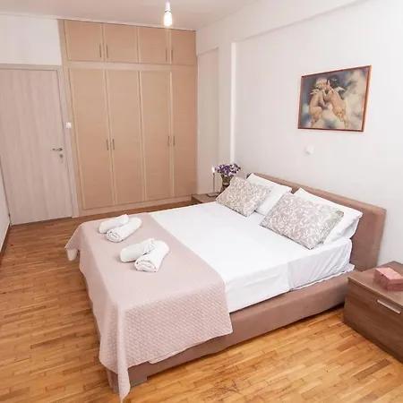 Viola's In The Heart Of The Appartement Kalamata